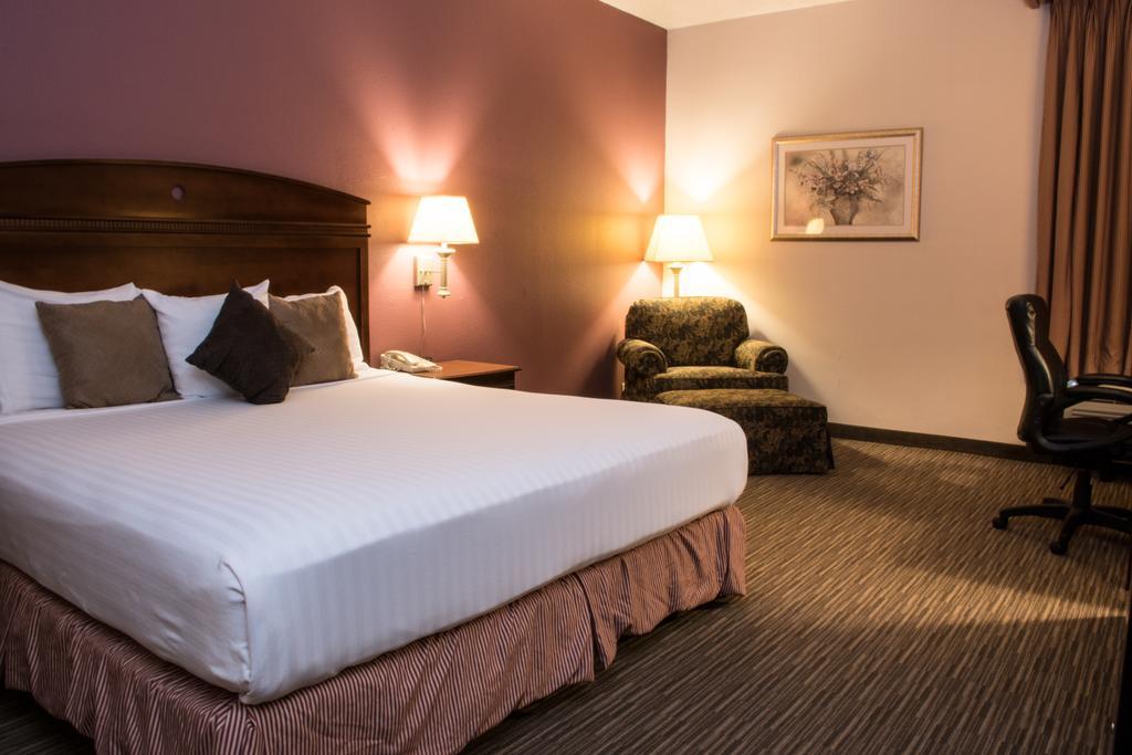 Greenstay Hotel & Suites Central Springfield Exterior photo