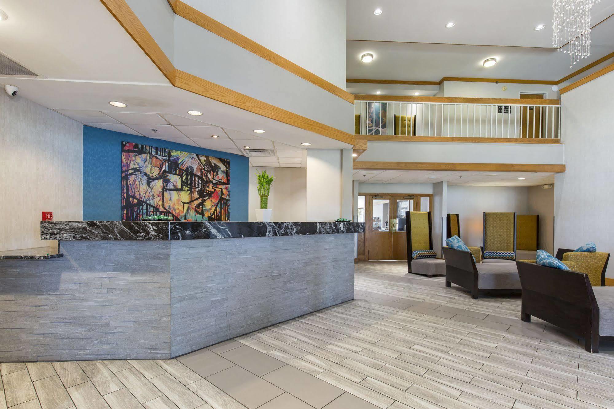 Greenstay Hotel & Suites Central Springfield Exterior photo